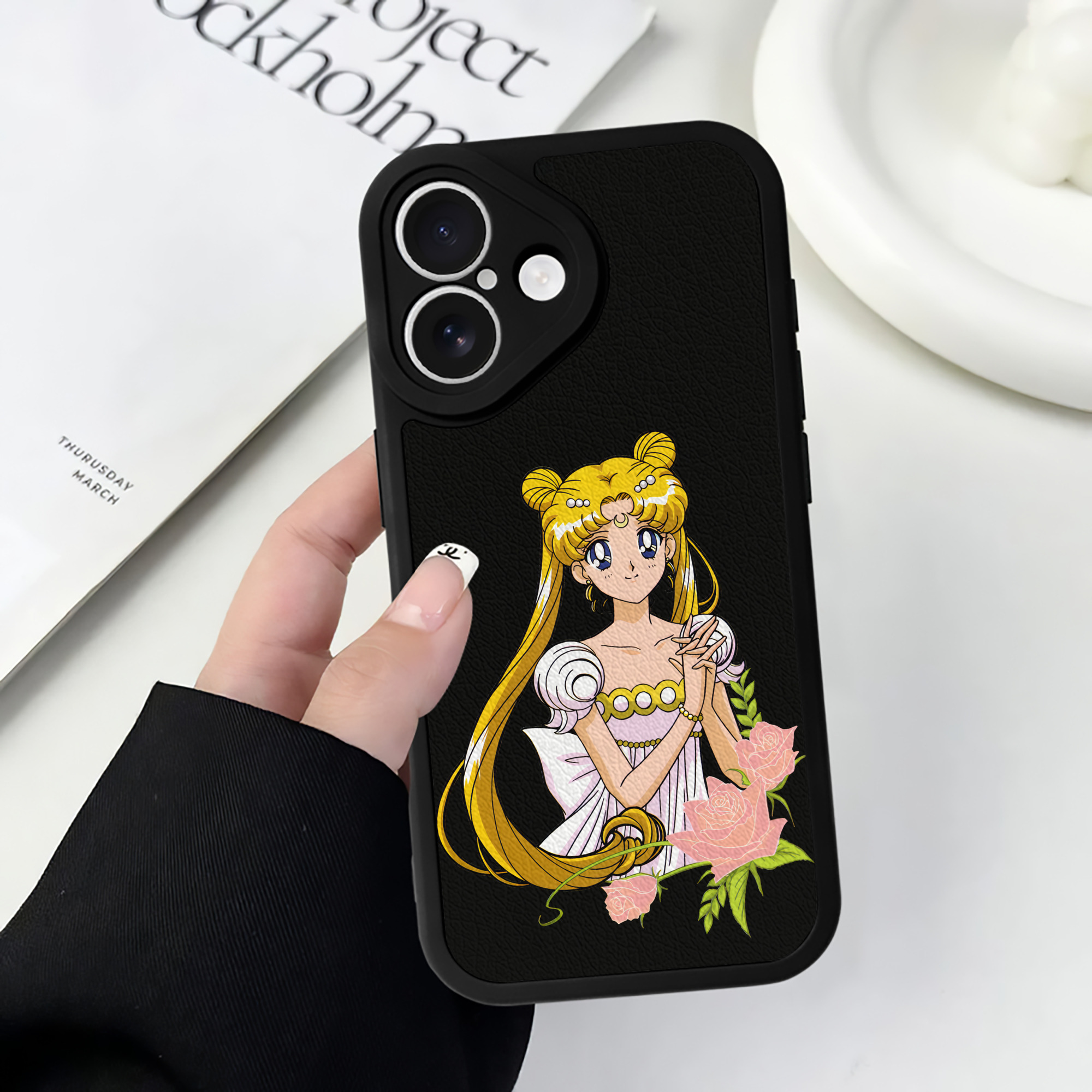 （画像用） 美少女戦士セーラームーン 愛野 美奈子 あいの みなこ Sailor Moon Aino Minako 【iPhone 16シリーズ対応】シリコンスマホケース（レザー調） 材質：シリコン